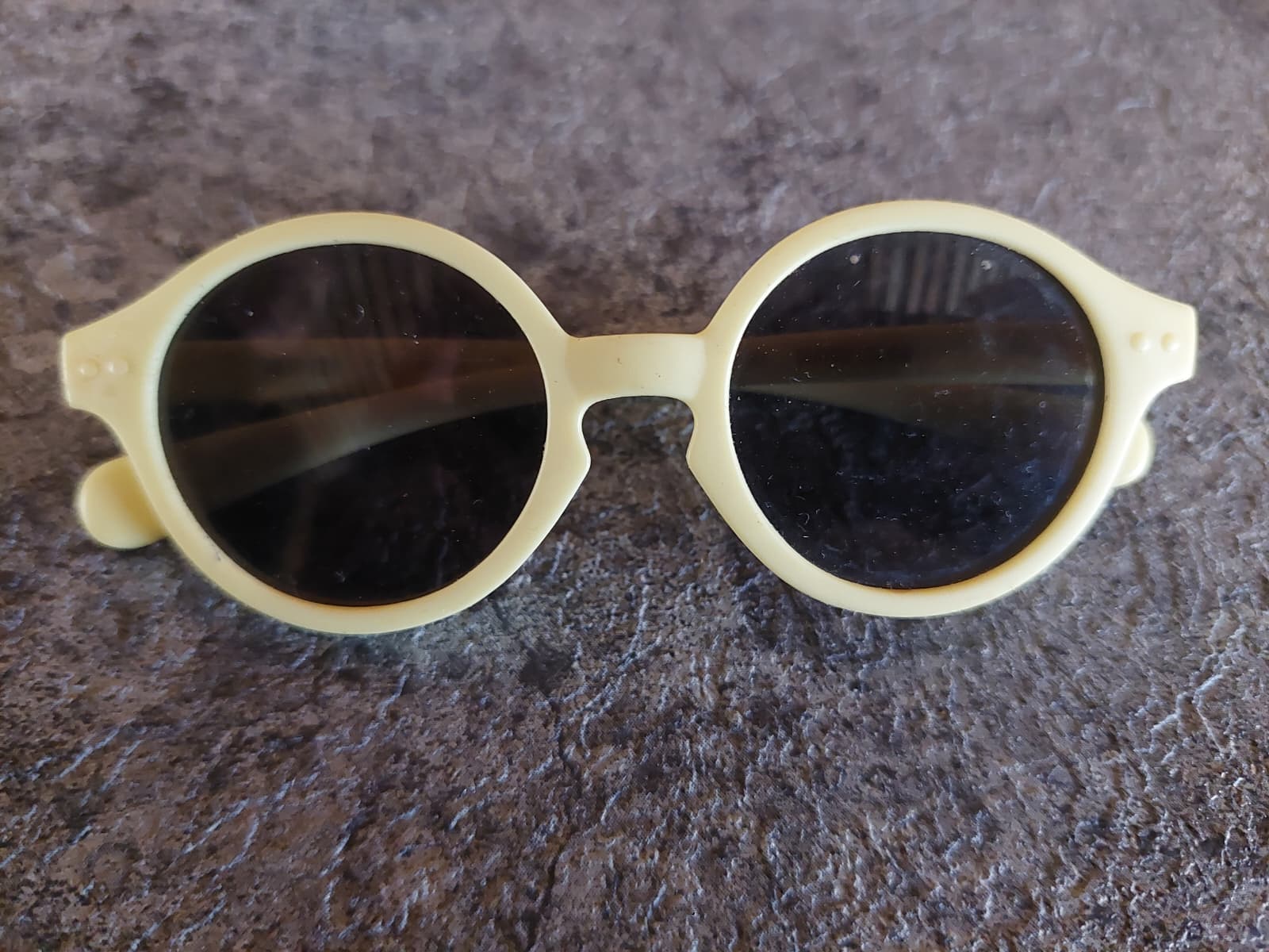 lunette de soleil jaune enfant
